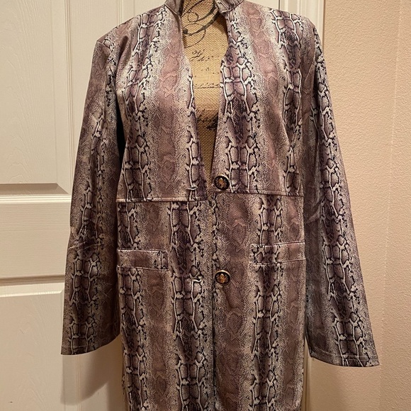 Suede snakeskin print pocket coat. - Picture 5 of 9